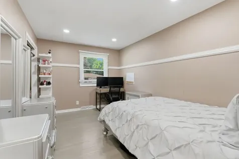 120 Terry Drive Sugar Grove IL 60554