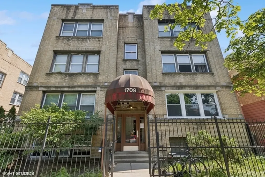 1709 West Wallen Avenue Chicago IL 60626