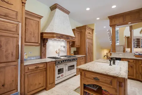 33W551 Hub Road Wayne IL 60184