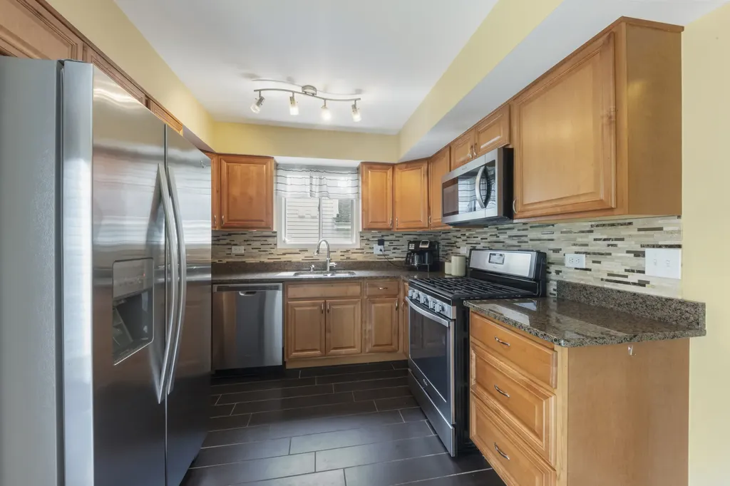 1142 Greensfield Drive Naperville IL 60563
