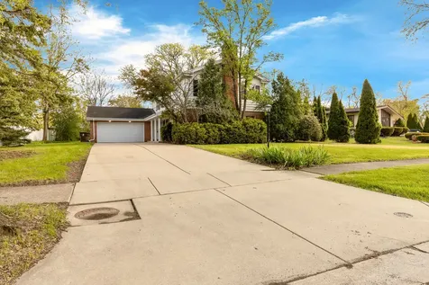 3018 Macfarlane Crest Flossmoor IL 60422