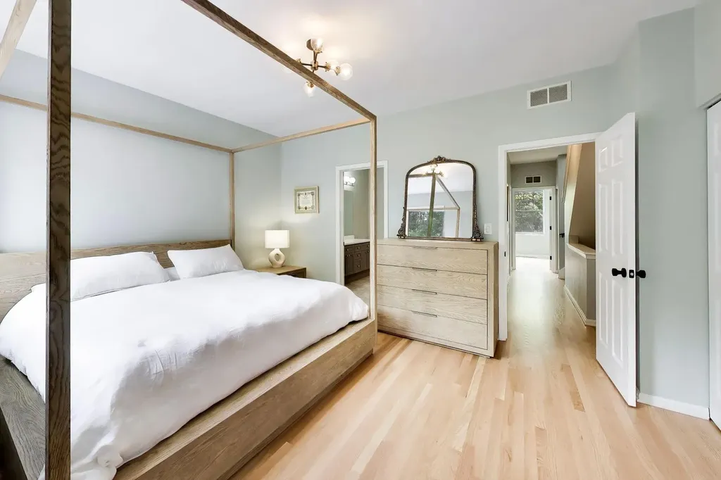 232 West Scott Street Chicago IL 60610