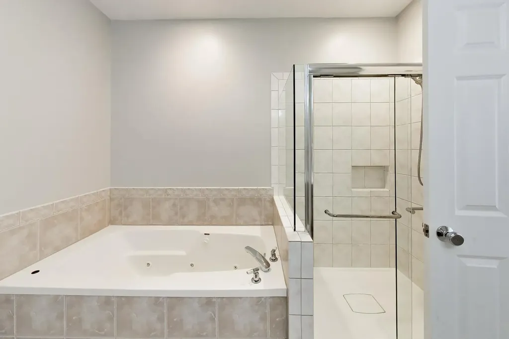 232 West Scott Street Chicago IL 60610