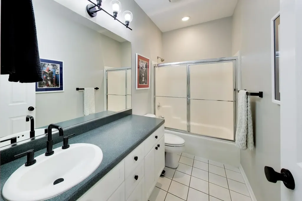 232 West Scott Street Chicago IL 60610