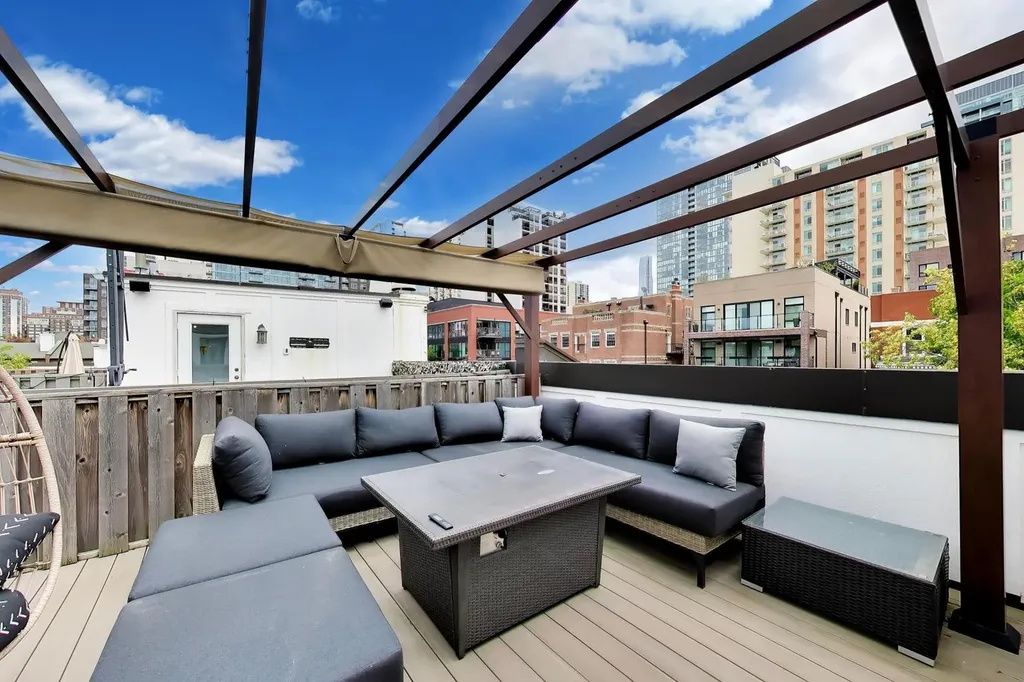 232 West Scott Street Chicago IL 60610