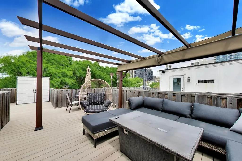 232 West Scott Street Chicago IL 60610