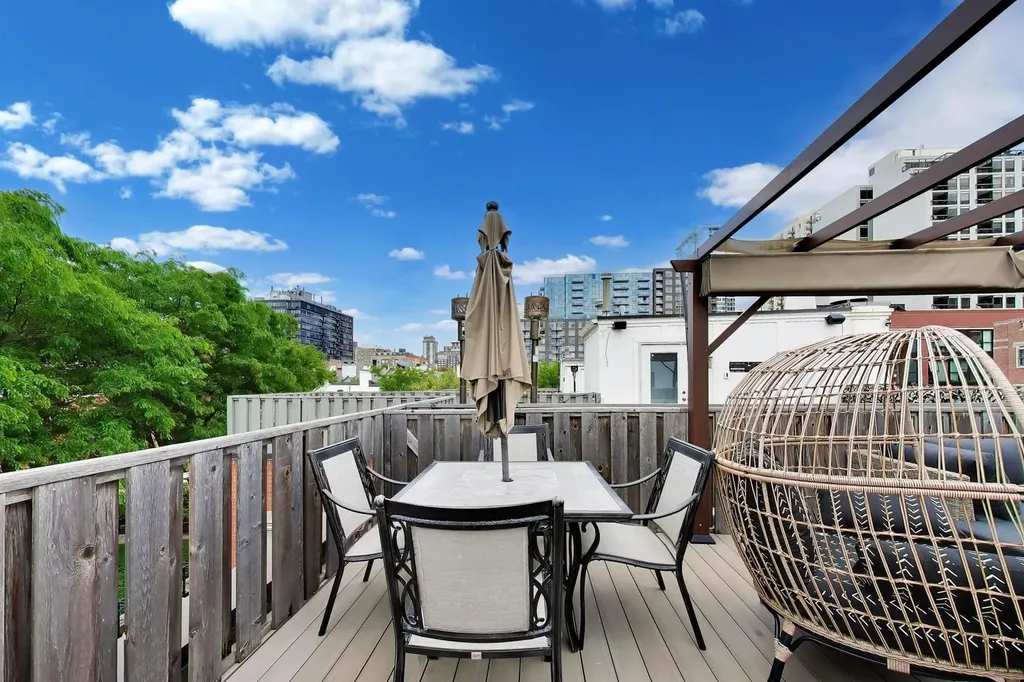 232 West Scott Street Chicago IL 60610