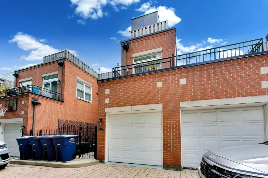 232 West Scott Street Chicago IL 60610