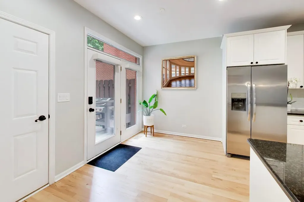 232 West Scott Street Chicago IL 60610