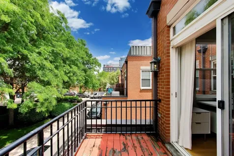 232 West Scott Street Chicago IL 60610