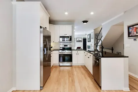 232 West Scott Street Chicago IL 60610