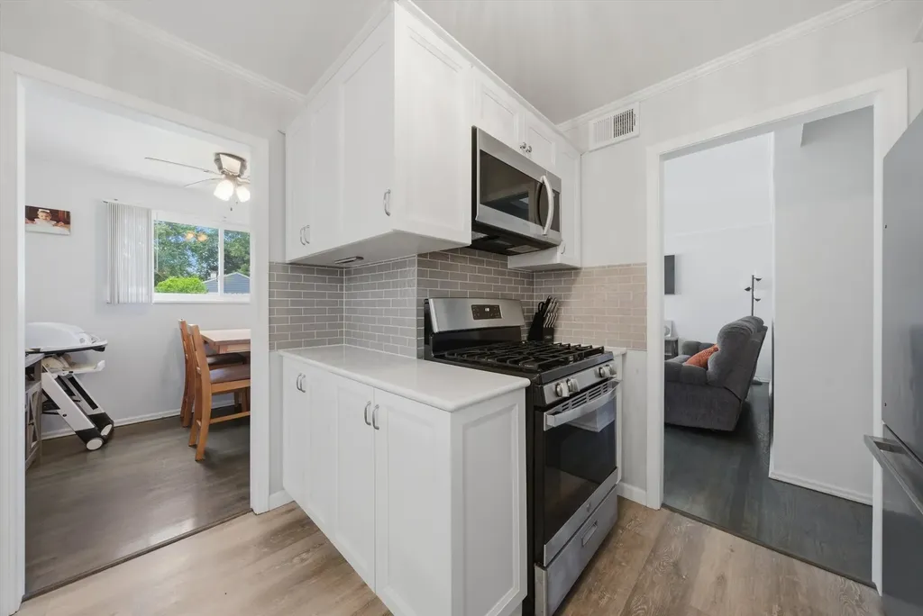 8411 South Knox Avenue Chicago IL 60652