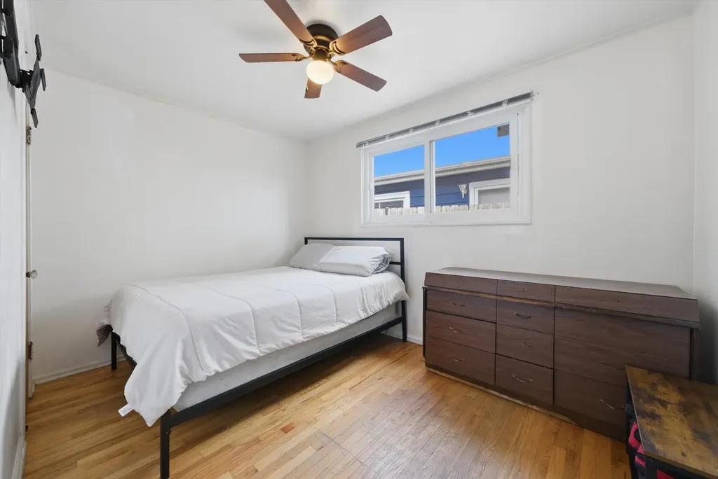 8411 South Knox Avenue Chicago IL 60652