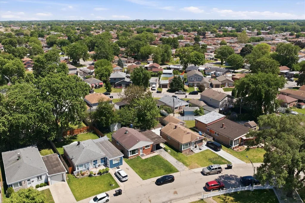 8411 South Knox Avenue Chicago IL 60652