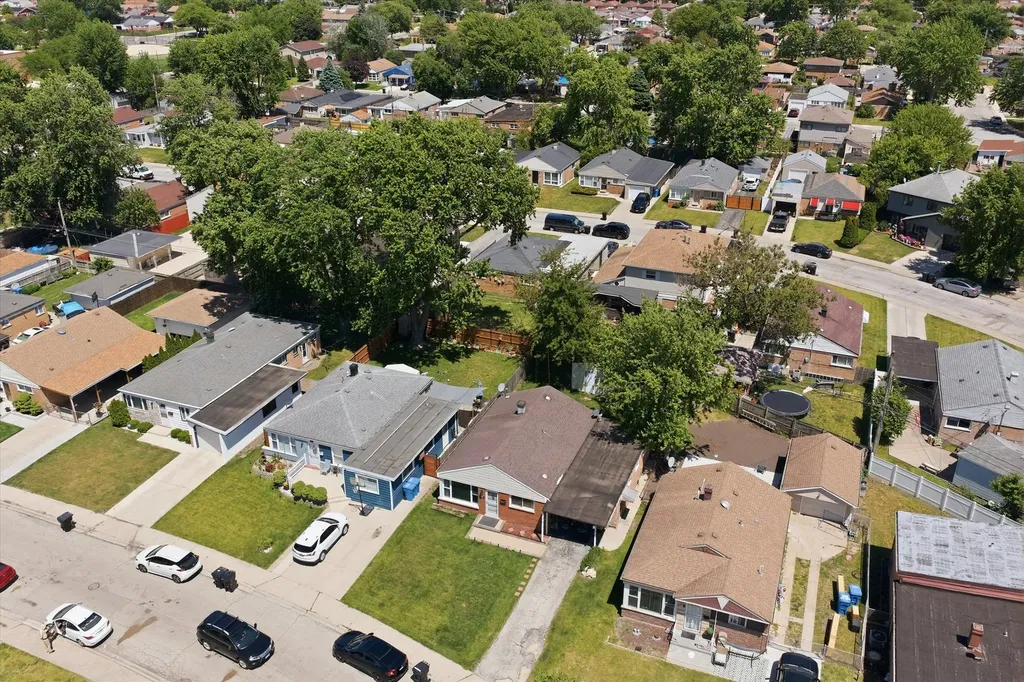 8411 South Knox Avenue Chicago IL 60652
