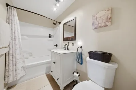 8411 South Knox Avenue Chicago IL 60652