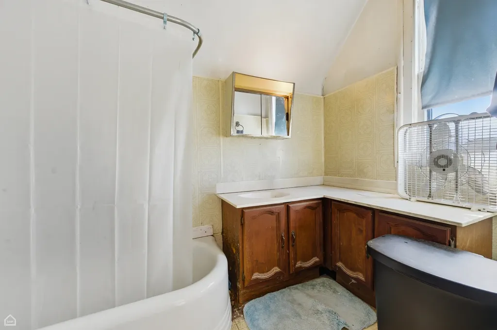 5208 North Paulina Street Chicago IL 60640