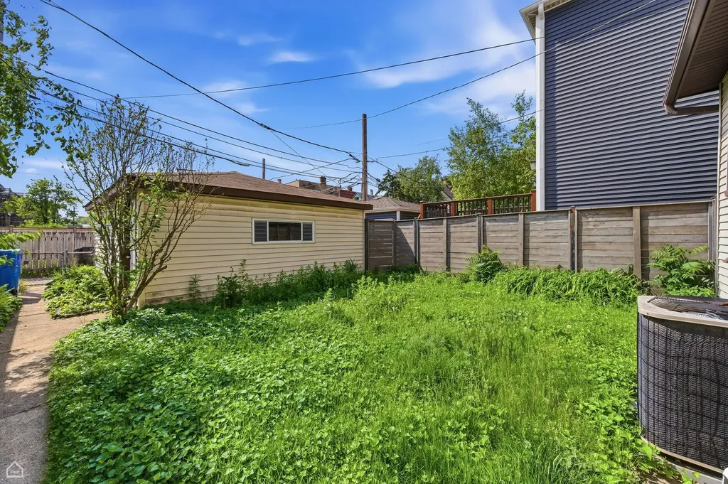 5208 North Paulina Street Chicago IL 60640