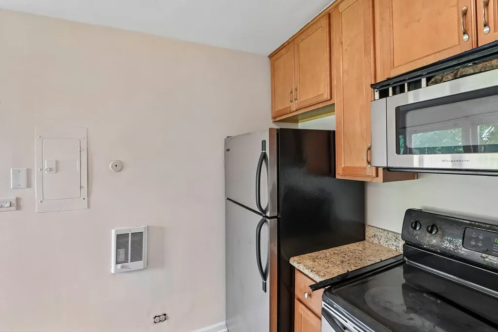 2220 Arbor Circle Downers Grove IL 60515