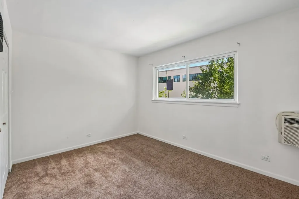 2220 Arbor Circle Downers Grove IL 60515