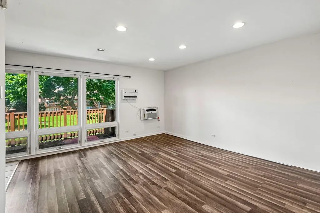 2220 Arbor Circle Downers Grove IL 60515