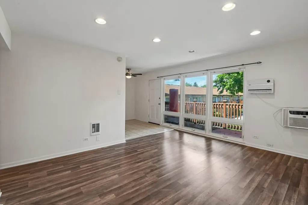 2220 Arbor Circle Downers Grove IL 60515