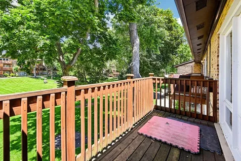 2220 Arbor Circle Downers Grove IL 60515