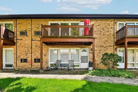 2220 Arbor Circle Downers Grove IL 60515