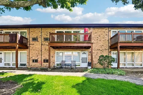 2220 Arbor Circle Downers Grove IL 60515