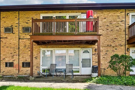 2220 Arbor Circle Downers Grove IL 60515