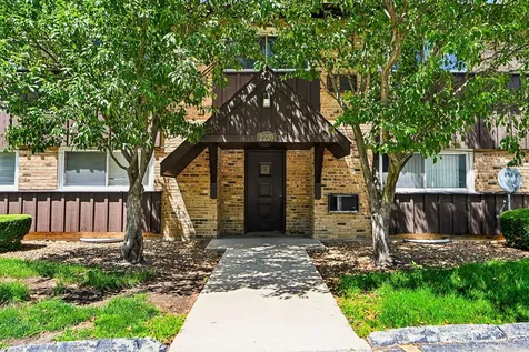2220 Arbor Circle Downers Grove IL 60515