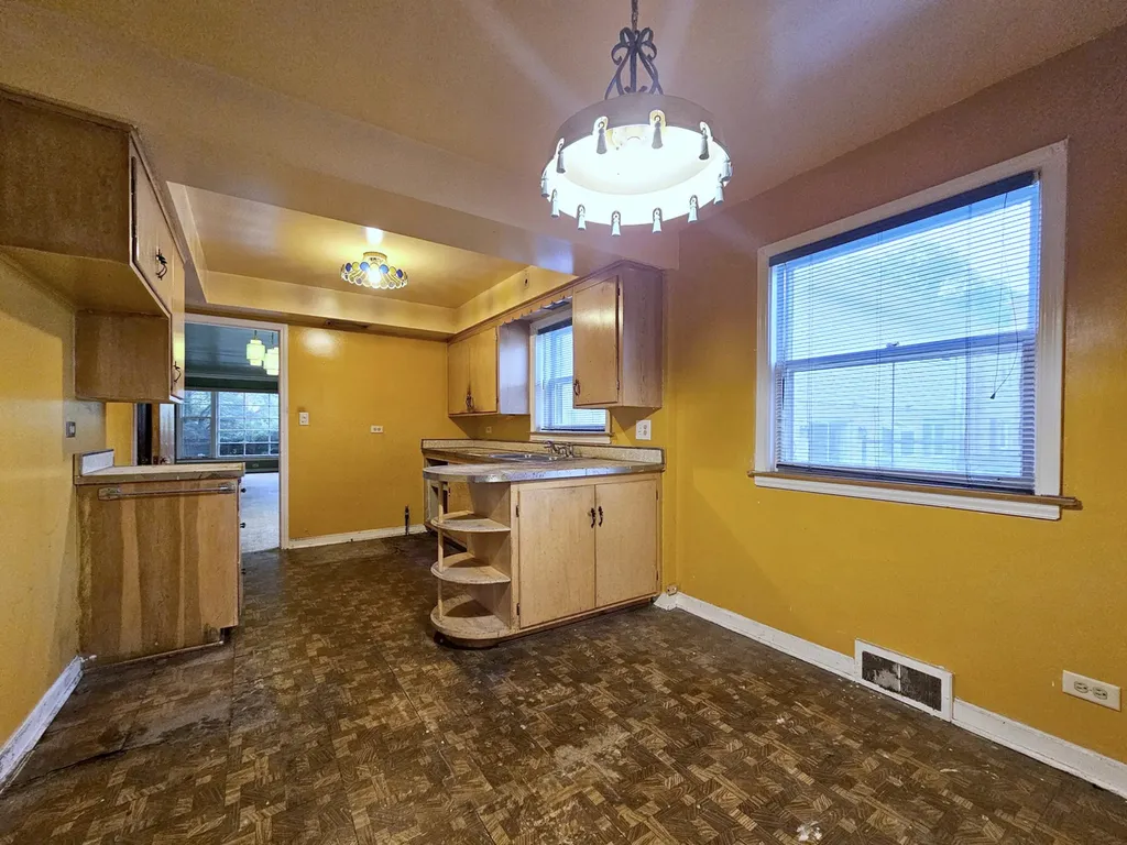 10320 South Claremont Avenue Chicago IL 60643