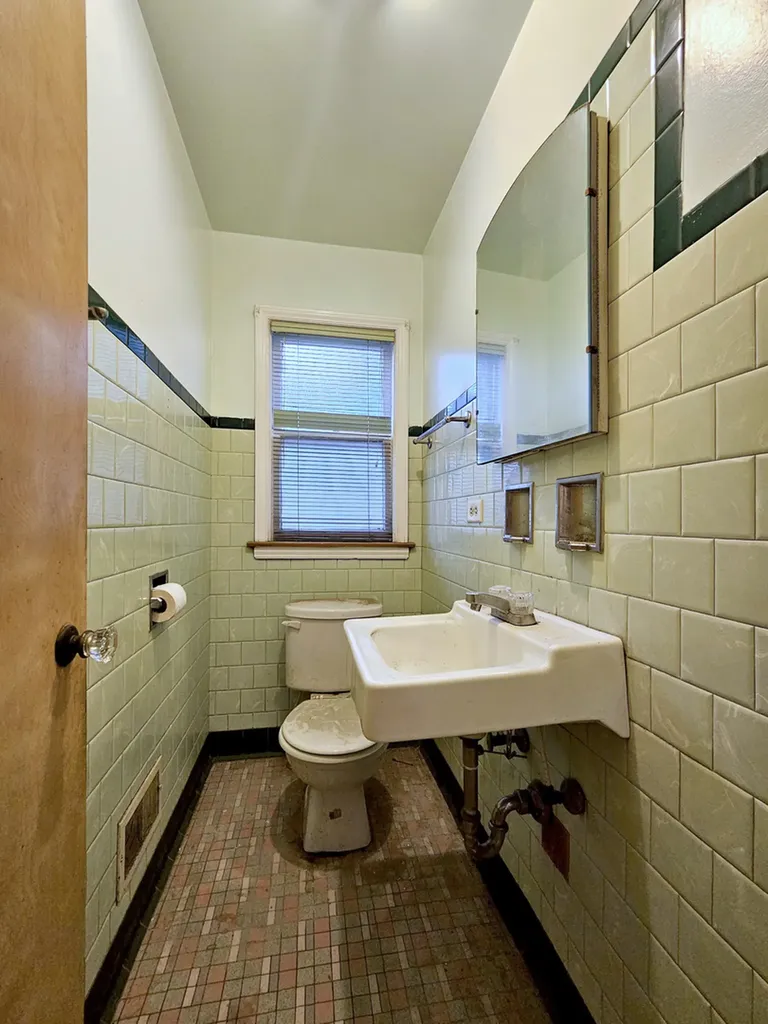10320 South Claremont Avenue Chicago IL 60643