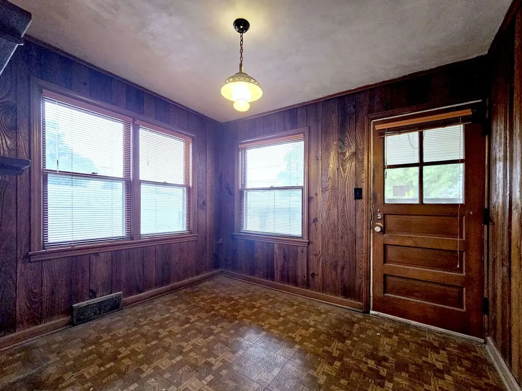 10320 South Claremont Avenue Chicago IL 60643