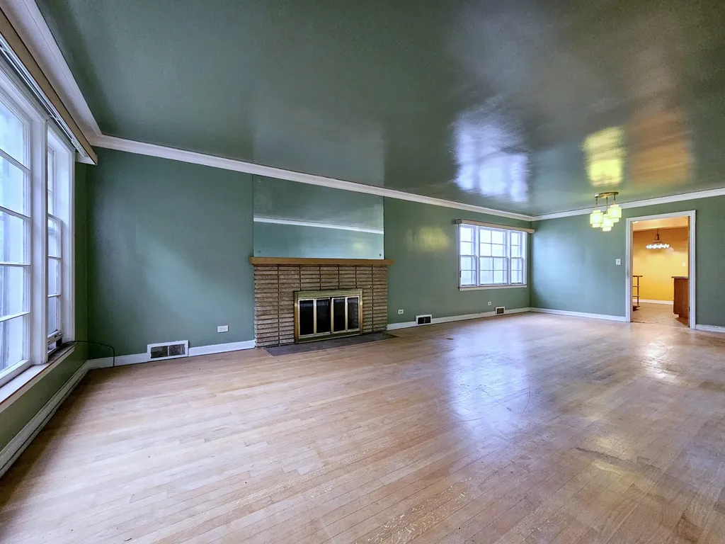 10320 South Claremont Avenue Chicago IL 60643
