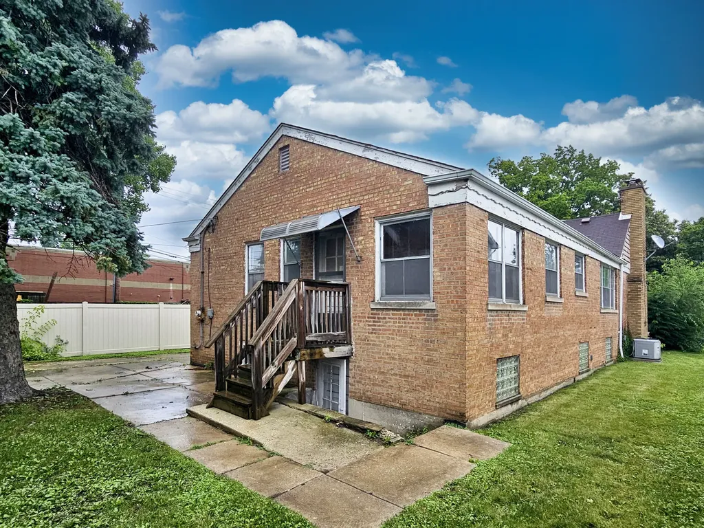10320 South Claremont Avenue Chicago IL 60643