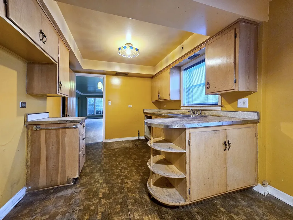10320 South Claremont Avenue Chicago IL 60643