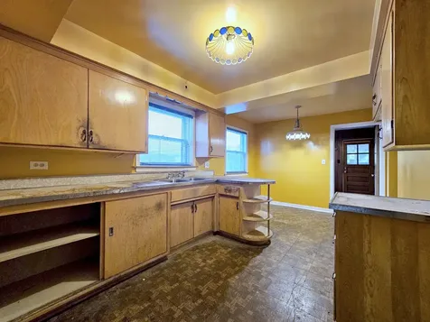 10320 South Claremont Avenue Chicago IL 60643