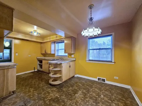 10320 South Claremont Avenue Chicago IL 60643
