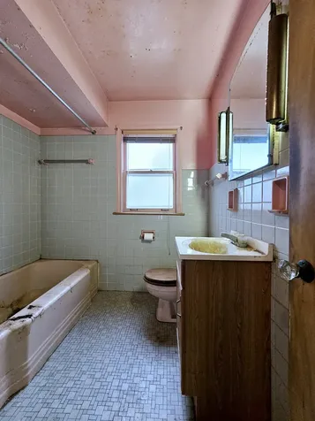 10320 South Claremont Avenue Chicago IL 60643