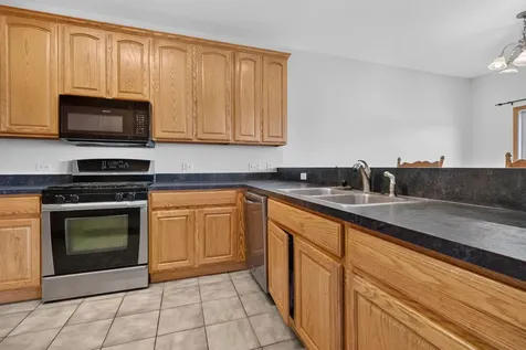 1738 Waters Edge Drive Minooka IL 60447