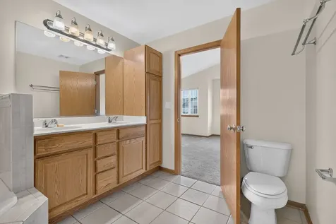 1738 Waters Edge Drive Minooka IL 60447