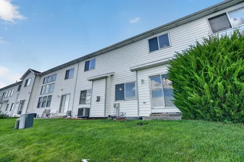 1738 Waters Edge Drive Minooka IL 60447