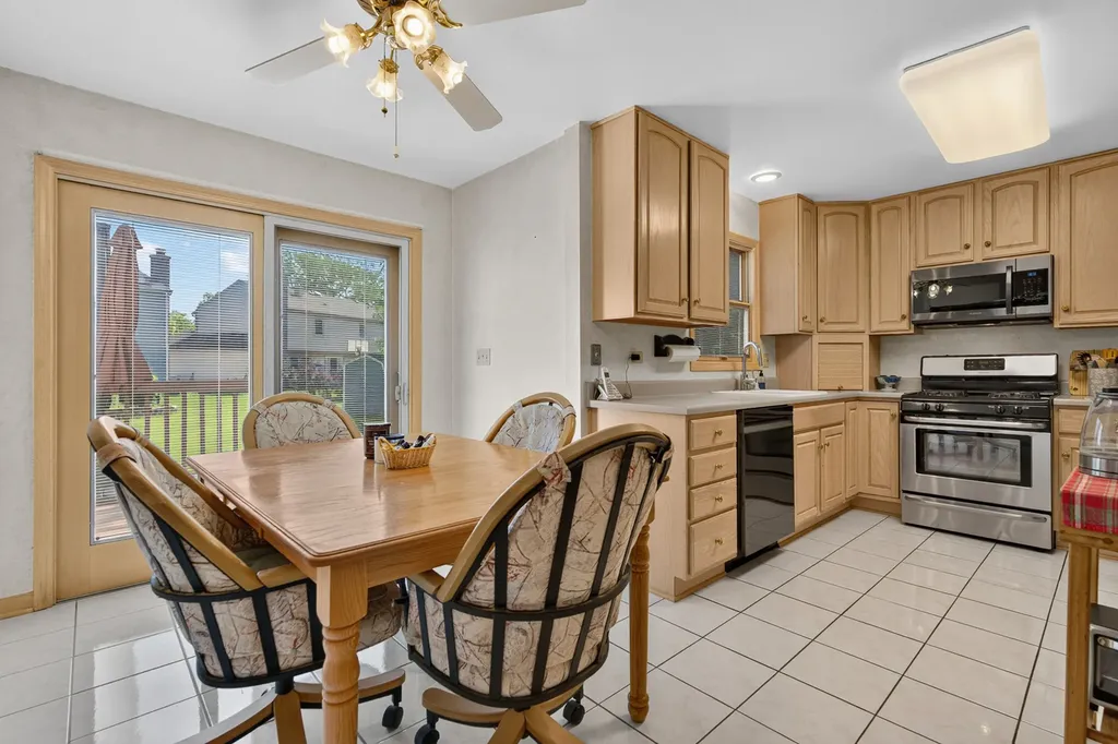 2078 Arleen Court Schaumburg IL 60194