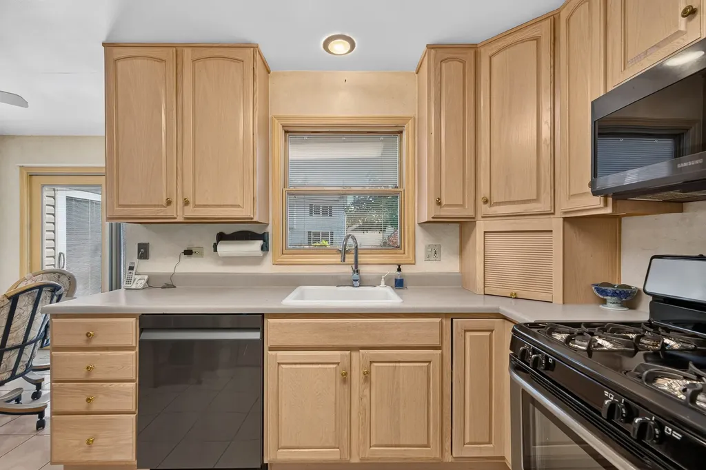 2078 Arleen Court Schaumburg IL 60194