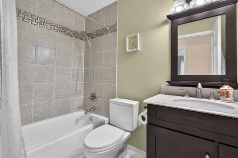2078 Arleen Court Schaumburg IL 60194