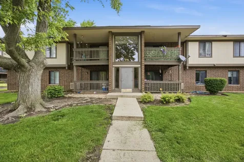 572 Somerset Lane Crystal Lake IL 60014