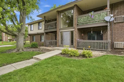 572 Somerset Lane Crystal Lake IL 60014