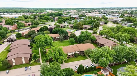 572 Somerset Lane Crystal Lake IL 60014