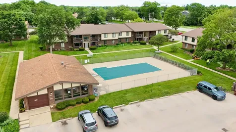 572 Somerset Lane Crystal Lake IL 60014